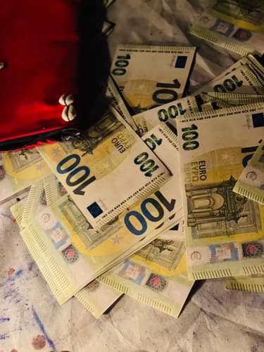 PORTEFEUILLE MAGIQUE EN EURO DE Medium Mamadou Coulibaly